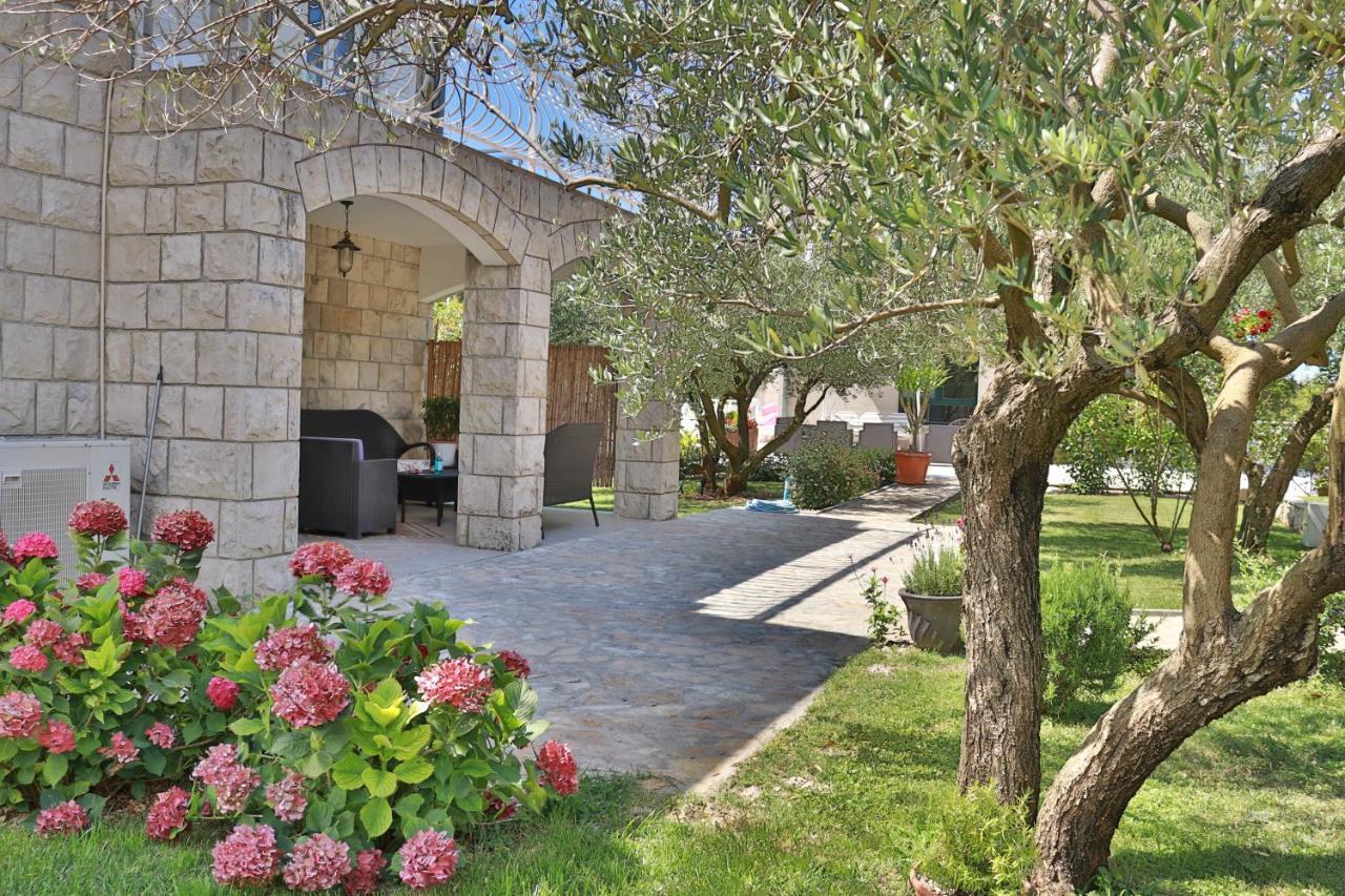 Villa Grand Pinea Čilipi Eksteriør billede